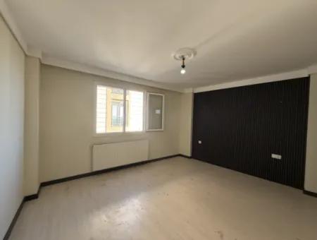 2 1 Zentral Gelegene Wohnung Zum Verkauf In Seferihisar Hidirlik