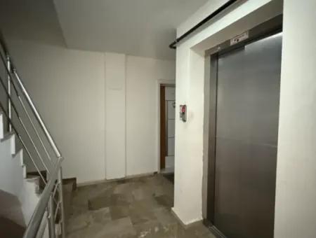 2 1 Zentral Gelegene Wohnung Zum Verkauf In Seferihisar Hidirlik