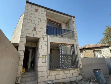 Brandneue Freistehende Villa Zum Verkauf Im Camikebir Viertel Seferihisar – Unabhängiges Wohnen Im Stadtzentrum