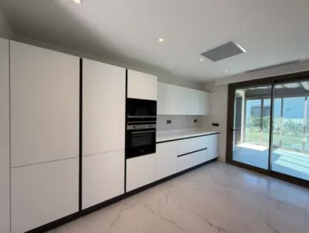Volkskunst Urla Land – Einstöckige Freistehende Villa 5 1 Villa