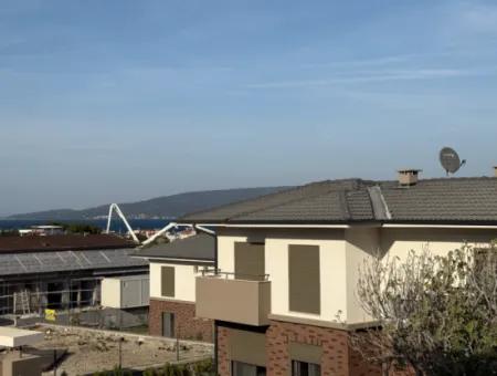 Brandneu 1 1 Wohnung Zum Verkauf Auf Einem Grundstück Mit Pool In Urla Gülbahçe