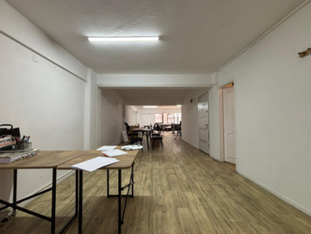 Alsancak Zypern Märtyrer 1.Floor 100M2 1 1 Büro/Büro Zu Vermieten