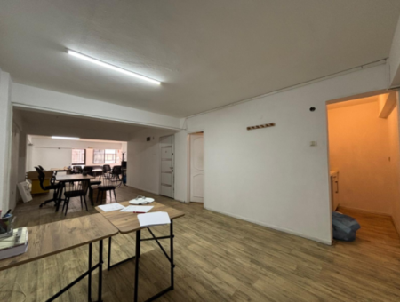 Alsancak Zypern Märtyrer 1.Floor 100M2 1 1 Büro/Büro Zu Vermieten