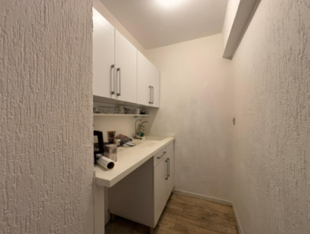 Alsancak Zypern Märtyrer 1.Floor 100M2 1 1 Büro/Büro Zu Vermieten