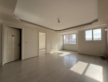 Arbeitsplatz Zu Vermieten Gegenüber Dem Krankenhausnotfall In Alsancak Aliçetinkaya!