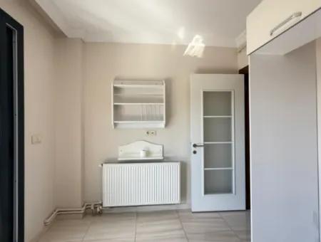 2 1 Wohnungen Zum Verkauf In Der Beliebtesten Strasse Von Seferihisar, Kostenlos Und Kreditgeeignet