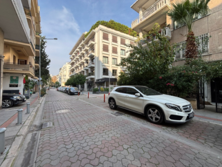 3 1 Möblierte Wohnung Zu Vermieten Mit Parkplatz Im Kulturviertel Alsancak