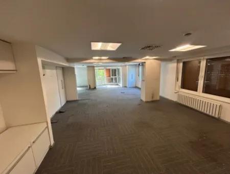 250 M² Repräsentativer Arbeitsplatz Zur Miete Am Alsancak Vasif Çinar Boulevard