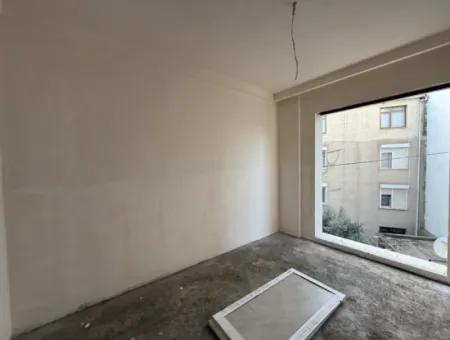 Freistehende Duplexvilla Mit Reihenhaus Und Innenhof Im Stadtzentrum In Seferihisar Hidirlik