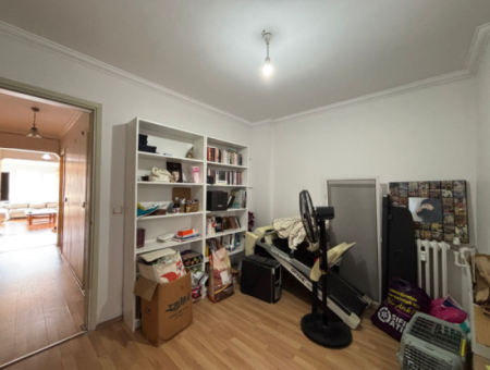 4. Stock, Gut Gepflegte Wohnung Zu Mieten Mit 3 1 Parkplätzen In Alsancak Poet Eşref!