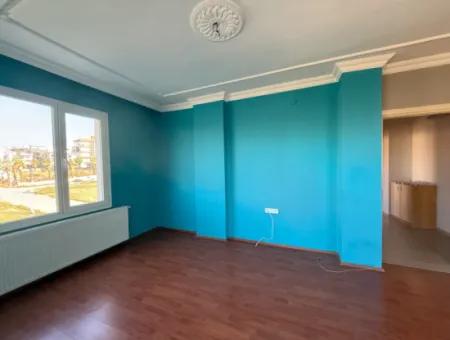 Seferihisar Izmir-Strasse Mit Grünflächenfassade • Zum Verkauf 3 1 Wohnung