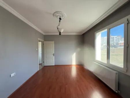 Seferihisar Izmir-Strasse Mit Grünflächenfassade • Zum Verkauf 3 1 Wohnung