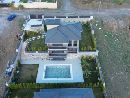 Seferihisar Bahçeşehir – Luxusvilla Mit Privatlebenskonzept