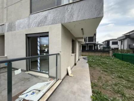 1 1 Gartennutzung Brandneue Wohnung Zum Verkauf In Seferihisar Camikebir – Region Gözsüzler