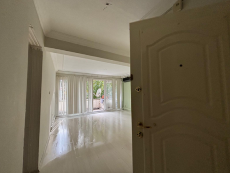 Wohnung Zu Mieten In Der Nähe Der Alsancak-Moschee, 1. Stock 2, 1 Klimatisierte Wohnung Mit Aufzug!