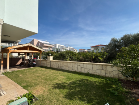 3 Zimmer, 1 Wohnzimmer, Freistehende Villa Mit Pool In Sigacik Zum Verkauf