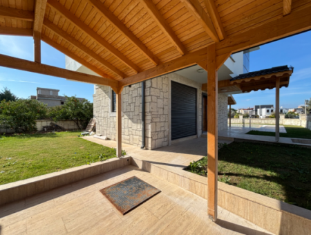 3 Zimmer, 1 Wohnzimmer, Freistehende Villa Mit Pool In Sigacik Zum Verkauf