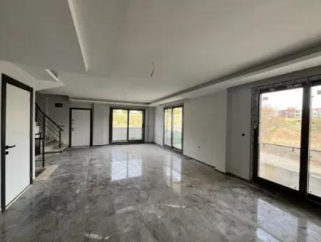 Eckparzelle 4 2 Luxusvilla In Seferihisar Gözsüzler!