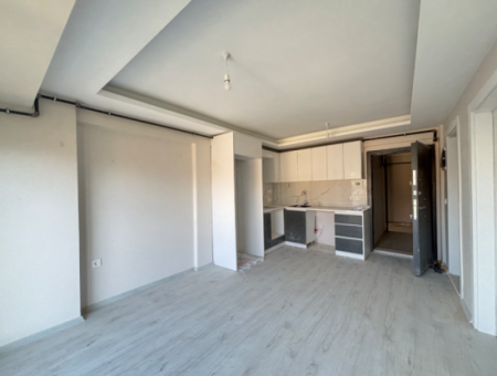 Kombikessel, Balkon 1 Wohnung Zum Verkauf Im Viertel Seferihisar Camike