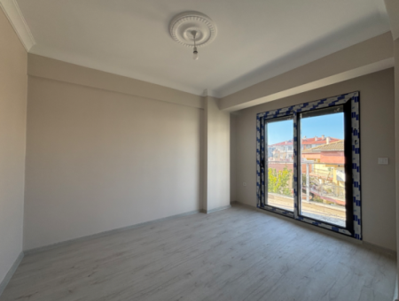 Kombikessel, Balkon 1 Wohnung Zum Verkauf Im Viertel Seferihisar Camike