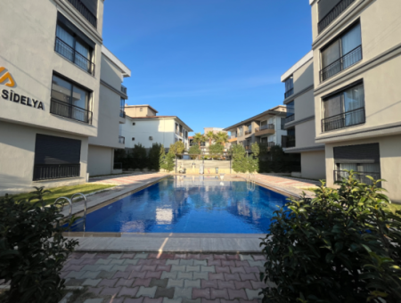 Seferihisar Camikebir – Luxuswohnung Auf Einem Gelände Mit Pool In Der Gözsüzlerstrasse
