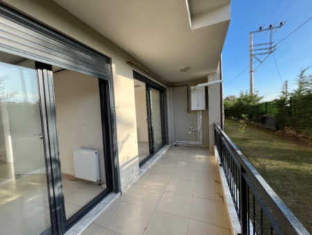 Seferihisar Camikebir – Luxuswohnung Auf Einem Gelände Mit Pool In Der Gözsüzlerstrasse