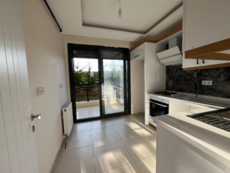 Seferihisar Camikebir – Luxuswohnung Auf Einem Gelände Mit Pool In Der Gözsüzlerstrasse