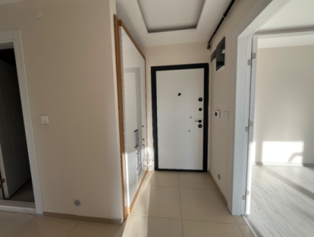 Seferihisar Camikebir – Luxuswohnung Auf Einem Gelände Mit Pool In Der Gözsüzlerstrasse