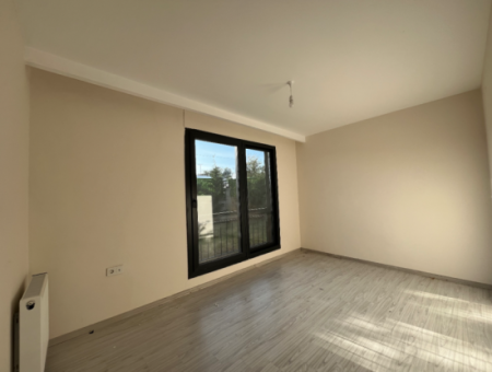 Seferihisar Camikebir – Luxuswohnung Auf Einem Gelände Mit Pool In Der Gözsüzlerstrasse