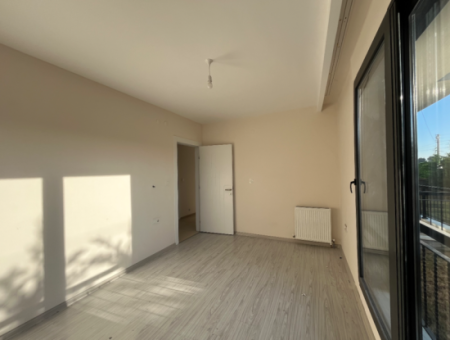 Seferihisar Camikebir – Luxuswohnung Auf Einem Gelände Mit Pool In Der Gözsüzlerstrasse