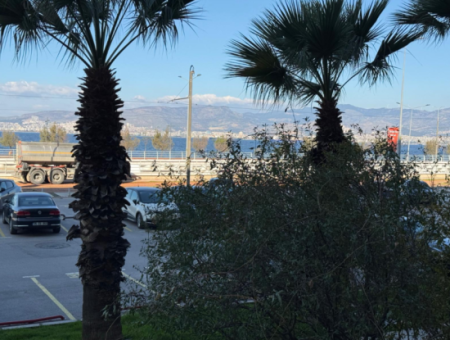 3 1 Mittlere Etage Villa Mit Grossem Balkon In Küçükyali