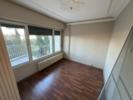 3 1 Mittlere Etage Villa Mit Grossem Balkon In Küçükyali