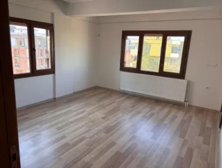 3 1 Geräumige Wohnung In Seferihisar Camikebir