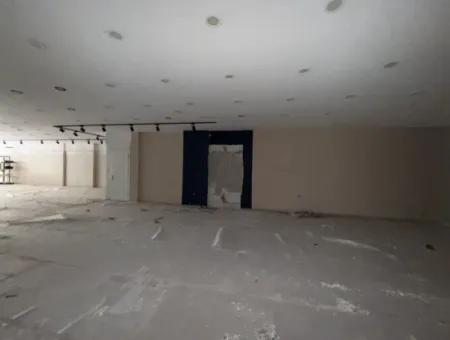 350 M² Geschäft Zu Mieten Mit Glasvitrine In Der Hauptstrasse Von Seferihisar