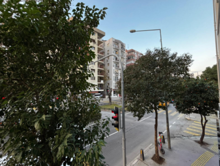 Alsancak Poet Eşrefte 1.Kat 3 1 Renovierter Arbeitsplatz / Wohnung Zu Mieten!