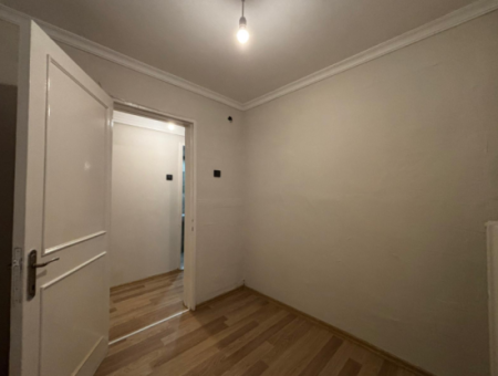 Alsancak Poet Eşrefte 1.Kat 3 1 Renovierter Arbeitsplatz / Wohnung Zu Mieten!