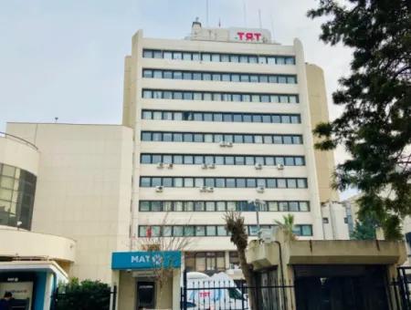 Stilvolle 2 U1 Wohnungen Zur Mietung In Einer Zentralen Lage Mit Garten Und Überdachte Parkplätze In Alsancak