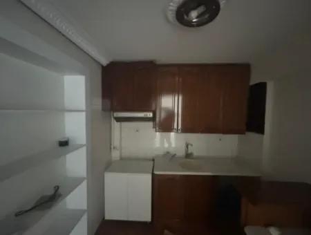 160 M² 5 1 Büro Zur Mietung, Geeignet Für Arbeitsplatz Gegenüber Dem Staatlichen Krankenhaus Alsancak