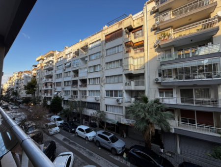 3 1 Wohnung Im Zweiten Stock Zu Mieten In Der Nähe Von Talatpaşa Mit Alsancak-Parkplatz!