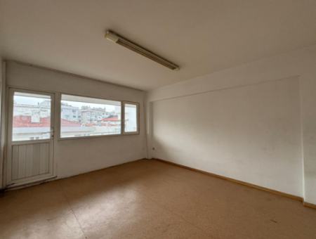 2 1 135M² Wohnung Im Sechsten Stock Zum Verkauf In Alsancak Mahmut Esat Bozkurt!