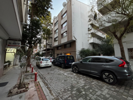 In Der Nähe Von Alsancak Fair 2 1 Etage Kombi-Wohnung Kostenlos Zu Mieten!