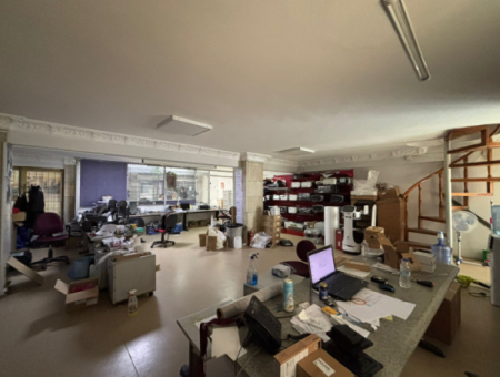 200 M² Laden Mit Einer Decke Kostenlos Zum Verkauf In Konak Basmane!