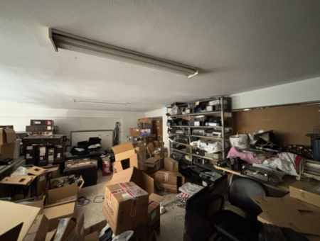 200 M² Laden Mit Einer Decke Kostenlos Zum Verkauf In Konak Basmane!