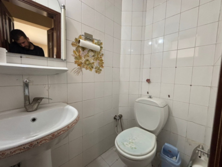 Leerstehender 2. Stock, Gut Gepflegter 140 M² Grosser Arbeitsplatz/Büro Zum Verkauf In Konak Basmane