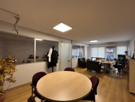 1. Stock, 140 M² Arbeitsplatz / Büro Kostenlos Zum Verkauf In Konak Basmane!
