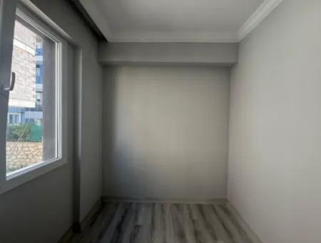 In Der Nähe Von Seferihisar Gözsüzler Caddesi – Geschlossene Küche – 3 1 Wohnung Zum Verkauf