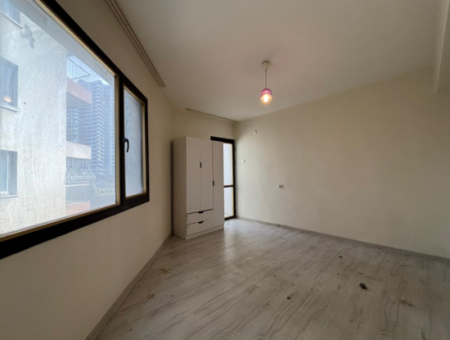 1 1 Eckbüro / Wohnung Zur Miete In Der Alsancak-Architektur Sinan Street!