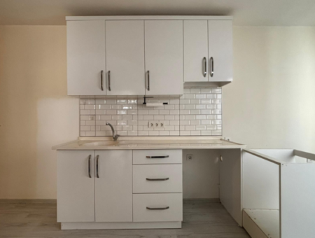 1 1 Eckbüro / Wohnung Zur Miete In Der Alsancak-Architektur Sinan Street!