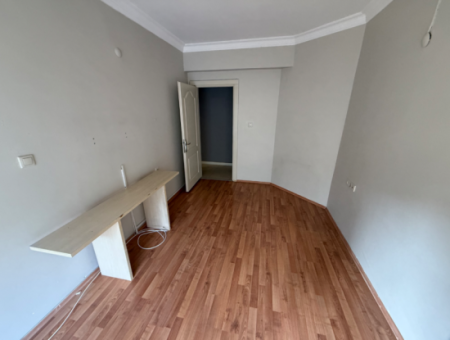 Meerblick Auf Einem Gelände Mit Einem Pool In Der Nähe Von Kaya Thermal In Narlidere