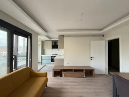 Neue 11-Wohnung Zum Verkauf Mit Offener Fassade, Grossem Balkon Und Garderobe In Seferihisar Camike